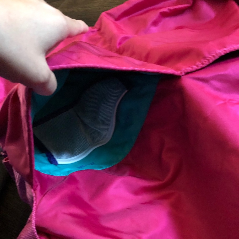 Lululemon Move It Messenger Bag - Picture 10 of 11